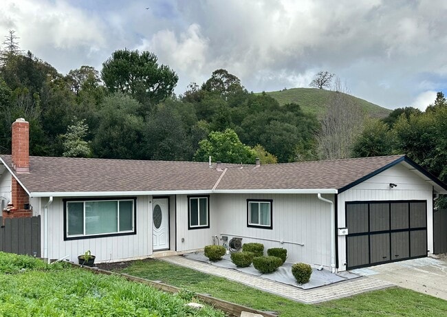 property at 2827 Buckskin Rd