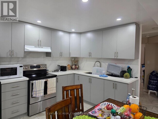 3 Heathbrook Ave in Brampton, ON - Building Photo - Building Photo