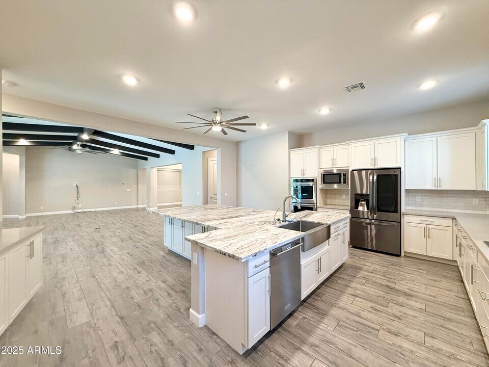 20911 E Watford Dr in Queen Creek, AZ - Foto de edificio