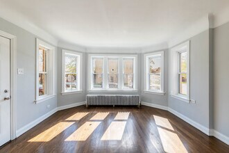 6954 S Maplewood Ave-Unit -1F in Chicago, IL - Building Photo - Building Photo