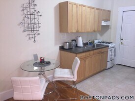 27 Forest St in Cambridge, MA - Building Photo