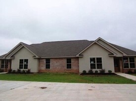 5221 Rue De Chateau in Alexandria, LA - Building Photo