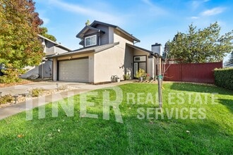 2 Rio Adelanto Ct in Sacramento, CA - Building Photo - Building Photo