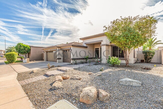 745 W Citrus Way in Chandler, AZ - Building Photo - Building Photo