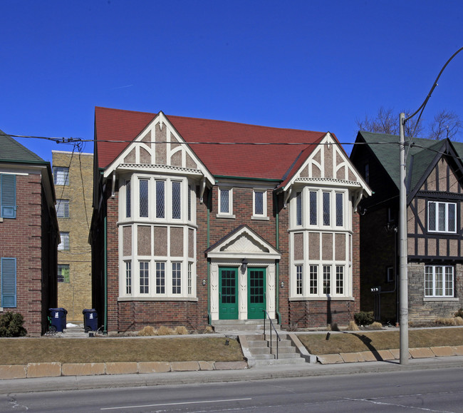 24-26 Lawrence Ave E in Toronto, ON - Building Photo - Primary Photo