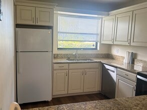 1270 SE Parkview Pl in Stuart, FL - Building Photo - Building Photo