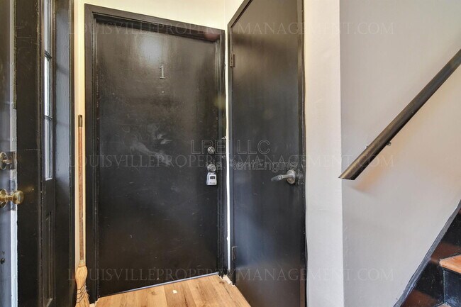 2425 Lindsay Ave in Louisville, KY - Building Photo - Building Photo