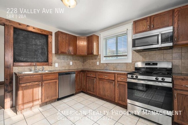 228 Valley Ave NW in Grand Rapids, MI - Building Photo - Building Photo