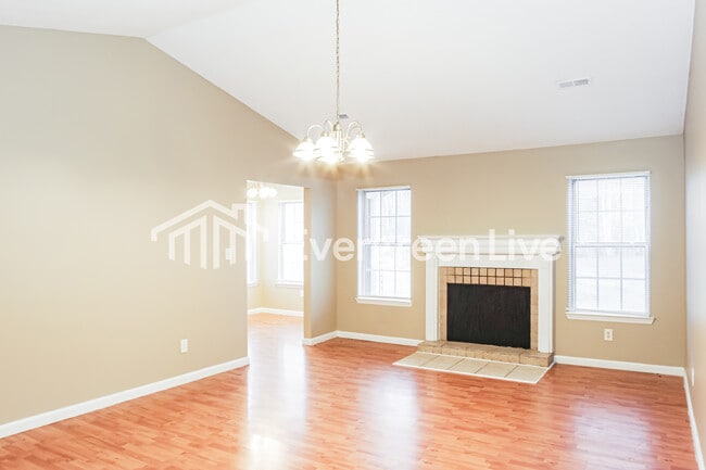 369 Buffalo Creek Dr in Toney, AL - Building Photo - Building Photo