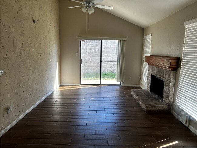 property at 18522 Glen Briar Ln