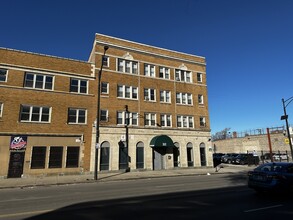 Palmwood Apartments in Chicago, IL - Building Photo - Building Photo