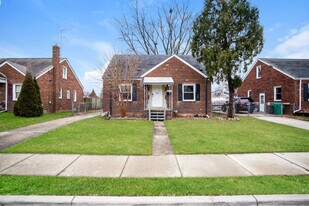 15710 Stephens Rd in Eastpointe, MI - Building Photo