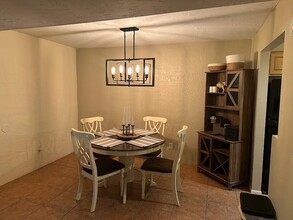 625 S Prudence Rd in Tucson, AZ - Foto de edificio - Building Photo