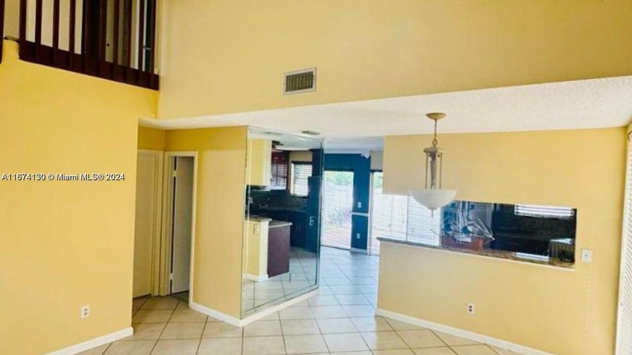 12011 NW 13th St in Pembroke Pines, FL - Building Photo