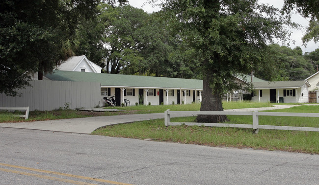 67 E Woodlawn St in Ridgeland, SC - Building Photo - Building Photo