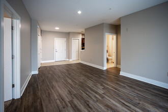 Walnut Commons in Chattanooga, TN - Building Photo - Interior Photo