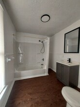 240 W Main St in Newark, OH - Building Photo - Building Photo