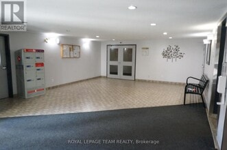 316 Lorry Greenberg Dr in Ottawa, ON - Building Photo - Building Photo
