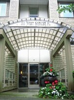 511 W Mercer Pl in Seattle, WA - Building Photo