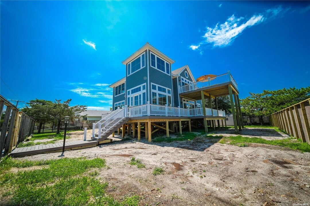 100 E Lighthouse Walk in Fire Island, NY - Building Photo