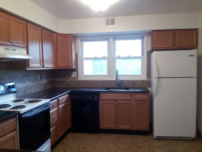 1 Carriage Way in Montclair, NJ - Building Photo - Building Photo