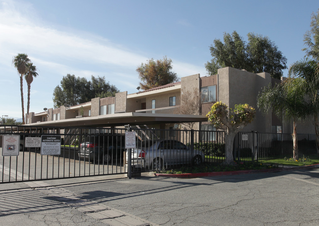 Edencrest Apartment Homes in Indio, CA - Foto de edificio