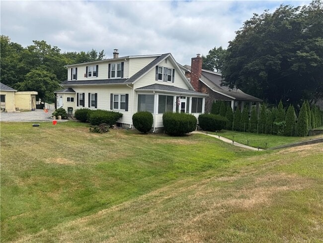 83 Farnum Pike