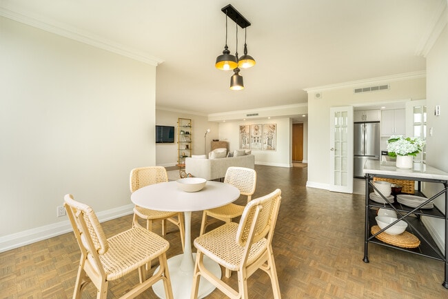 39 Old Mill Rd in Toronto, ON - Building Photo - Building Photo