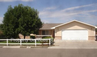 587 Pioneer Rd in Grand Junction, CO - Building Photo