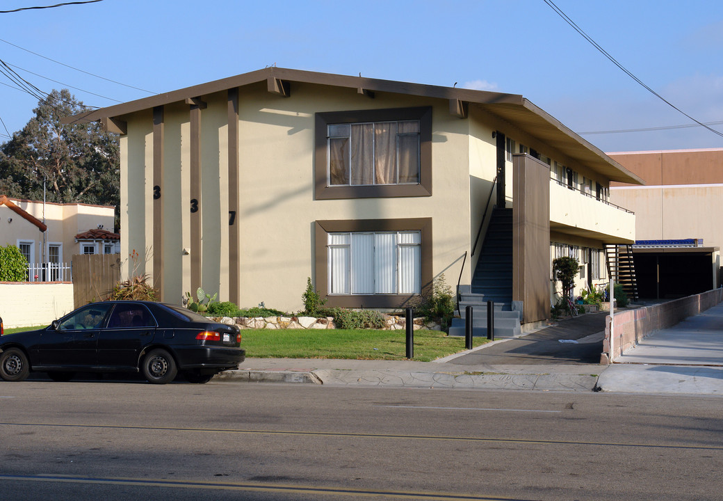 337 W Regent St in Inglewood, CA - Foto de edificio