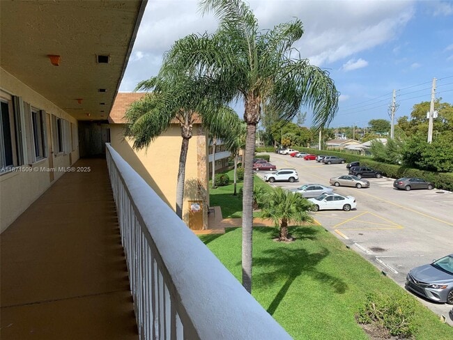 property at 600 Village Green Ct