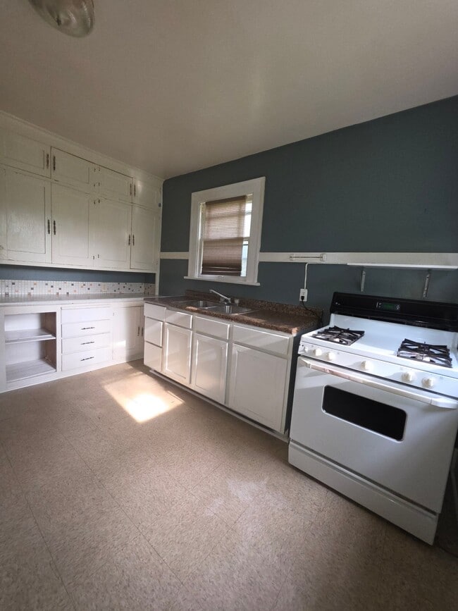 property at 2230 N Sheridan Rd
