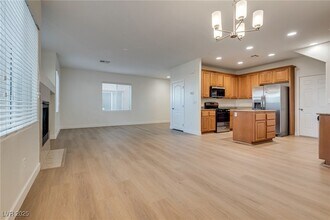 8244 Brilliant Pompon in Las Vegas, NV - Building Photo - Building Photo