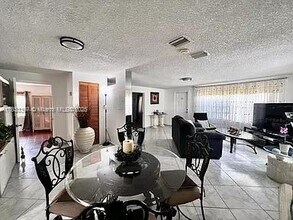 1465 SW 28th Way in Fort Lauderdale, FL - Building Photo - Building Photo