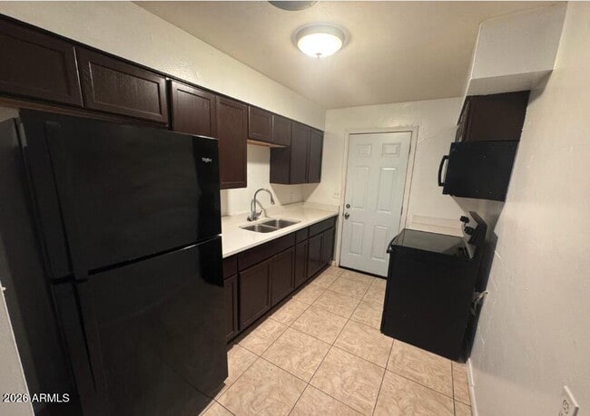 property at 625 E Broadway Rd