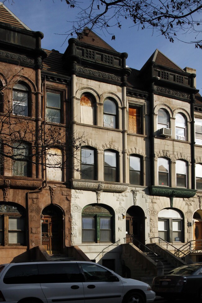 127 W 136th St in New York, NY - Building Photo - Building Photo