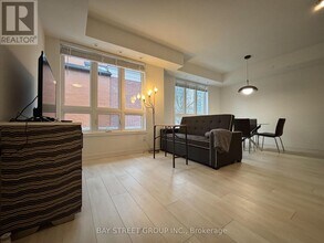 4017 Hickory Dr in Mississauga, ON - Building Photo - Building Photo