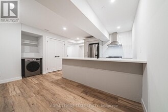 555 Sanatorium Rd in Hamilton, ON - Building Photo - Building Photo