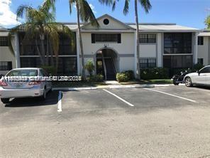 911 NE 199th St in Miami, FL - Building Photo - Building Photo