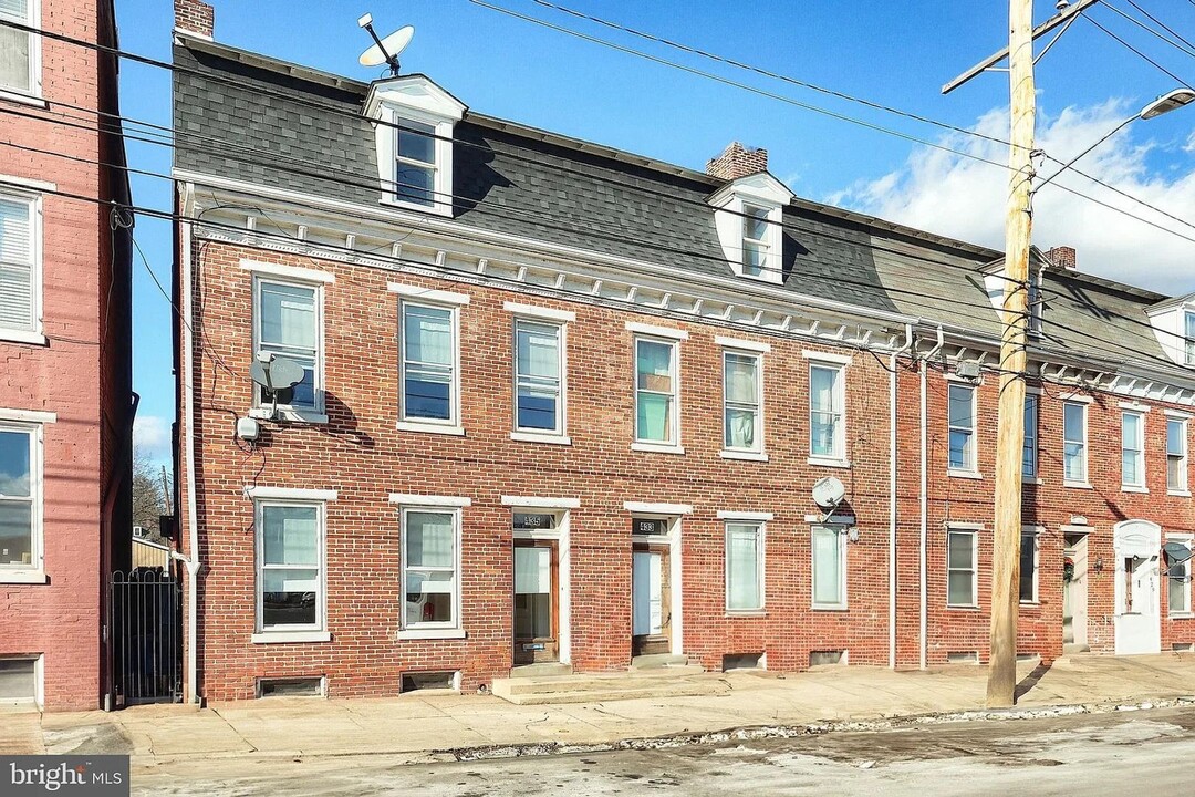 435 W King St in York, PA - Building Photo