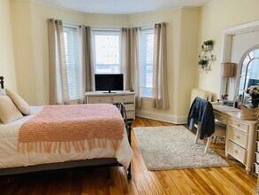 1288 Commonwealth Ave, Unit 1 in Boston, MA - Building Photo - Building Photo