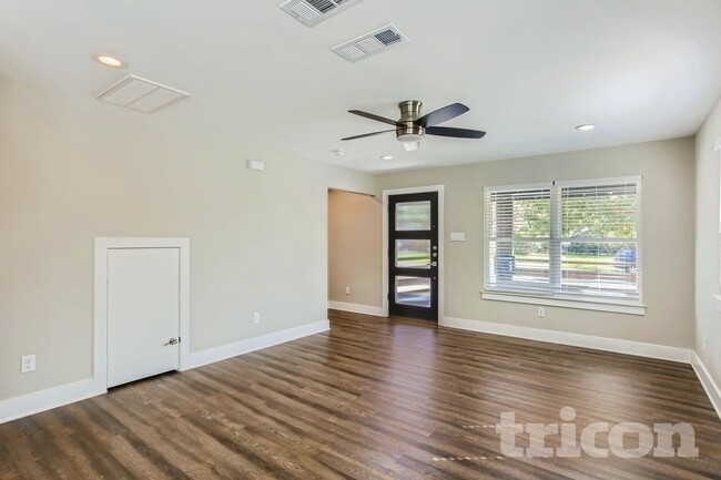 1723 Shaw St in Dallas, TX - Foto de edificio - Building Photo