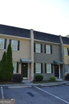 122 Saine Dr SW in Marietta, GA - Building Photo