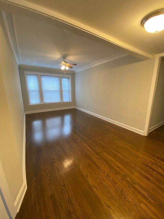 6742 N Lakewood Ave in Chicago, IL - Building Photo - Building Photo