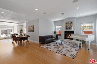 560 N Plymouth Blvd in Los Angeles, CA - Building Photo - Building Photo