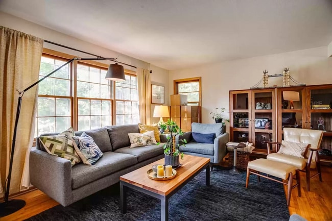 2123 Franklin Ave SE, Unit 1 in Minneapolis, MN - Building Photo - Building Photo