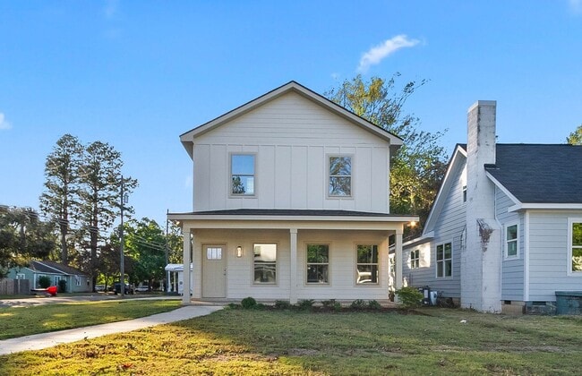 property at 1524 3rd Ave