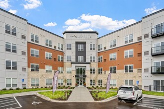 The Aurilla in Cottage Grove, MN - Foto de edificio - Building Photo