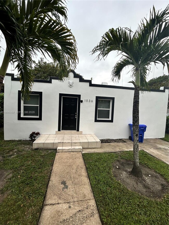 1036 NW 47th Terrace in Miami, FL - Building Photo - Building Photo