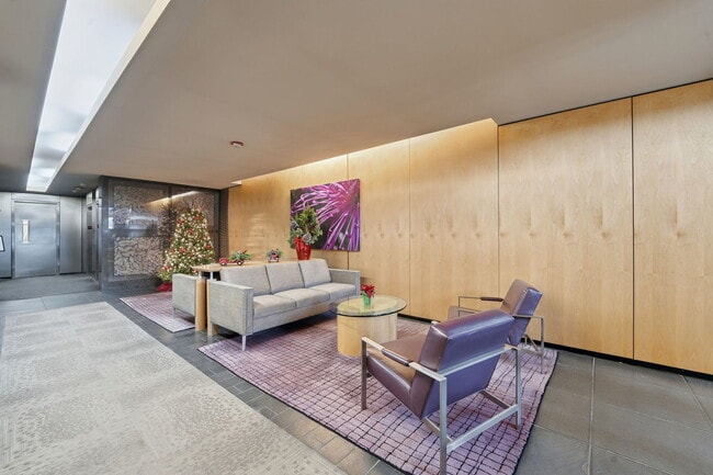 2020 N Lincoln Park W in Chicago, IL - Building Photo - Building Photo